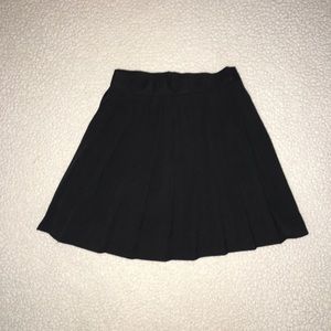 NWB BLACK PLEATED TENNIS SKIRT